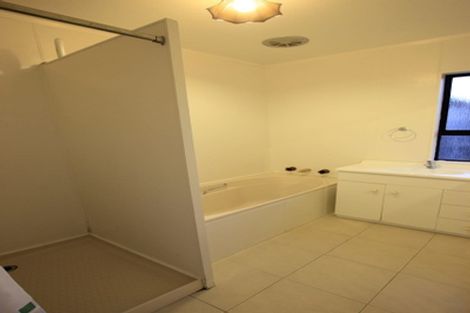 Photo of property in 189 West Harbour Drive, West Harbour, Auckland, 0618