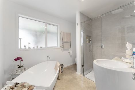 Photo of property in 2 Mercade Close, Stratford, 4332