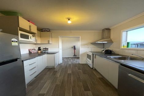 Photo of property in 38 Suzanne Grove, Kelvin Grove, Palmerston North, 4414