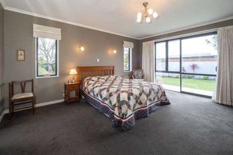 Photo of property in 17 Buckleys Terrace, Tinwald, Ashburton, 7700