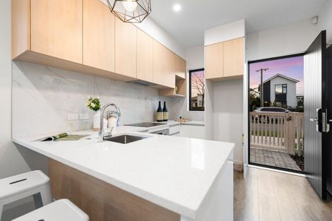 Photo of property in 4/12 Arney Road, Ranui, Auckland, 0612