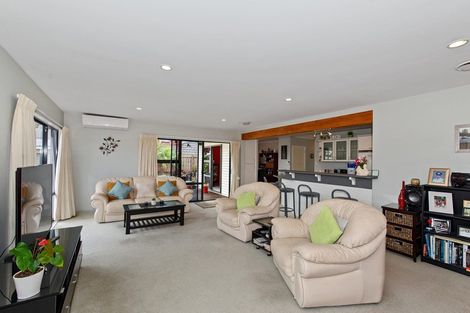 Photo of property in 57 Avonleigh Road, Green Bay, Auckland, 0604