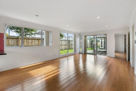 Photo of property in 35 Whekau Drive, Takanini, 2112