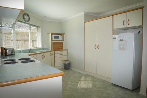 Photo of property in 9 Greenaway Road, Waikanae, 5036