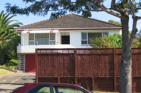 Photo of property in 16 Riverview Road, New Lynn, Auckland, 0600