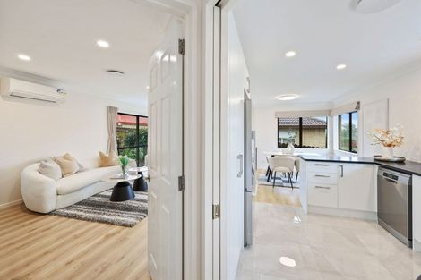 Photo of property in 1/17 Penruddocke Road, Half Moon Bay, Auckland, 2012