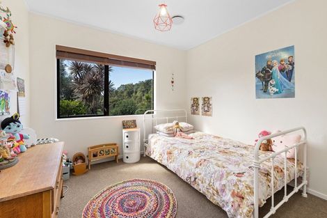 Photo of property in 3b Laingrange Place, Laingholm, Auckland, 0604