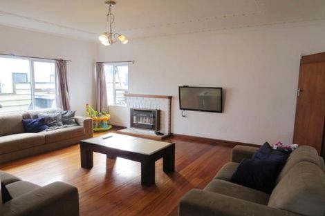 Photo of property in 33 Sackville Street, Fitzroy, New Plymouth, 4312