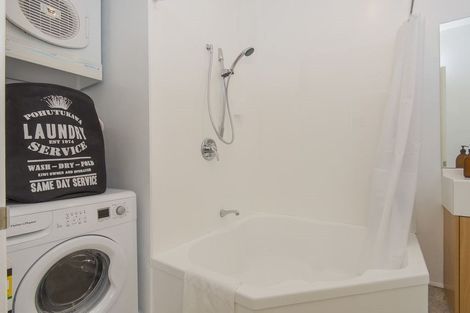 Photo of property in Stadium Garden Flats, 406/107 Thorndon Quay, Pipitea, Wellington, 6011