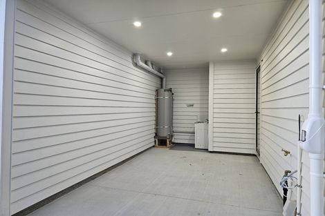 Photo of property in 8 Lewis Road, Pakuranga, Auckland, 2010