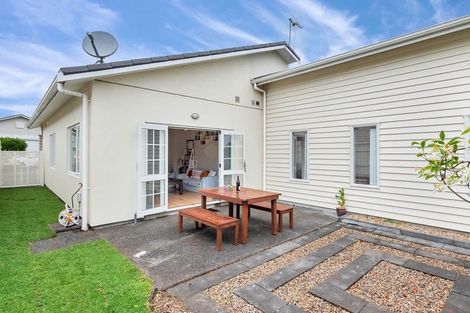 Photo of property in 10 Mulvaney Crescent, Henderson, Auckland, 0612
