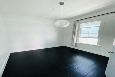 Photo of property in 15 Luxford Street, Berhampore, Wellington, 6023