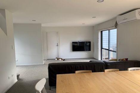 Photo of property in 2/100 Eversleigh Road, Belmont, Auckland, 0622