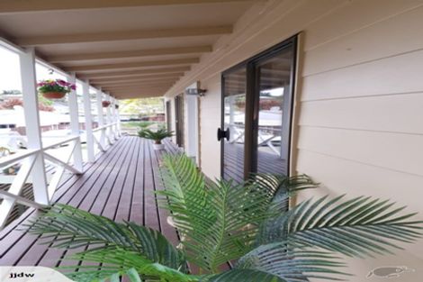 Photo of property in 35 Claverdon Drive, Massey, Auckland, 0614