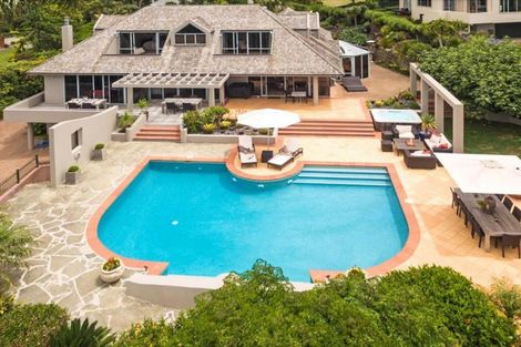 Photo of property in 15 Chisbury Terrace, Shelly Park, Auckland, 2014