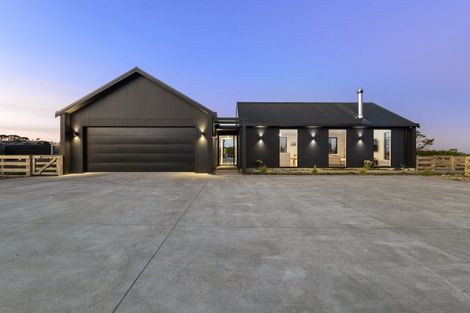 Photo of property in 589 Kent Road, Korito, New Plymouth, 4371