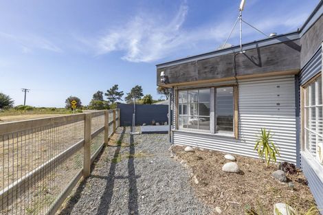 Photo of property in 30 Holton Road, Amberley, 7481