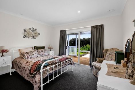 Photo of property in 43a Rawhitiroa Road, Eltham, 4398