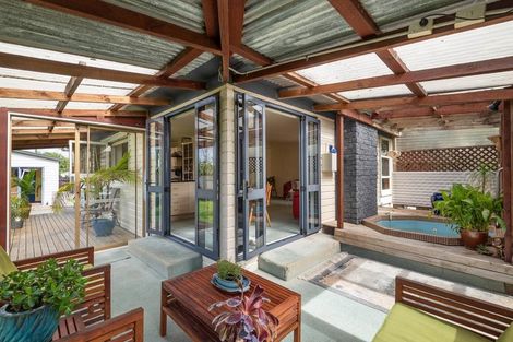 Photo of property in 7 Parakai Avenue, Parakai, 0830