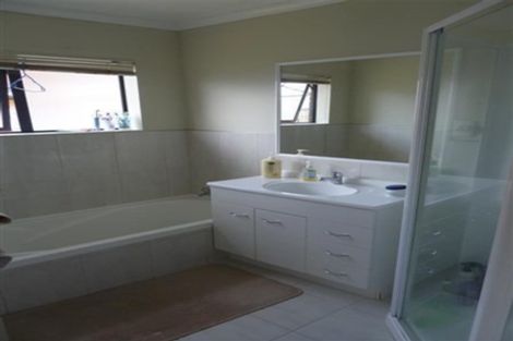 Photo of property in 16 Raphoe Road, Flat Bush, Auckland, 2019