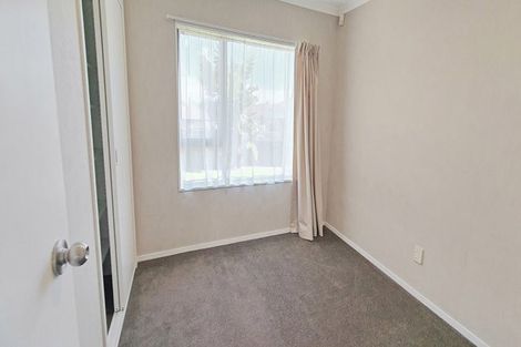 Photo of property in 33 Pitt Avenue, Clendon Park, Auckland, 2103