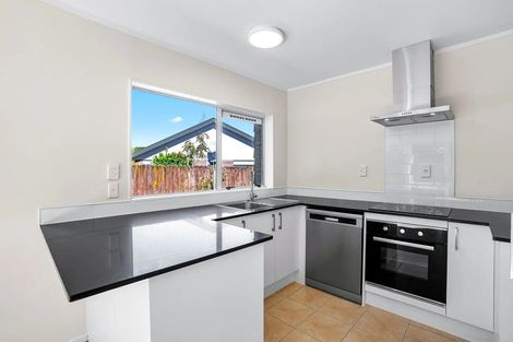 Photo of property in 11 Randwick Place, Randwick Park, Auckland, 2105