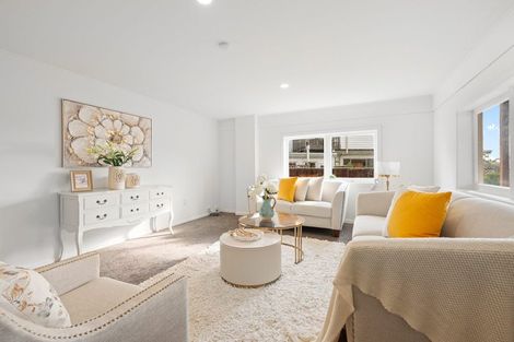 Photo of property in 17a Gulf Crest, Bucklands Beach, Auckland, 2012