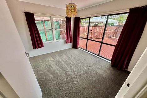 Photo of property in 8 Coletta Lane, Te Atatu South, Auckland, 0610