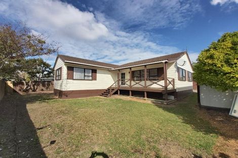 Photo of property in 2/5 Pureora Place, Clendon Park, Auckland, 2103