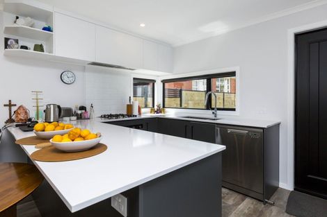 Photo of property in 27 Reakes Crescent, Wallaceville, Upper Hutt, 5018