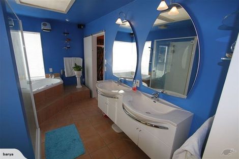 Photo of property in 152 Saint Andrews Road, Plimmerton, Porirua, 5026