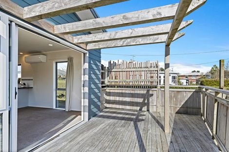 Photo of property in 3 Gazelle Avenue, Beach Haven, Auckland, 0626