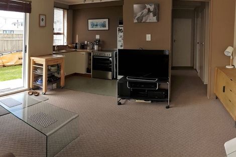 Photo of property in 1/102 Lyall Parade, Lyall Bay, Wellington, 6022