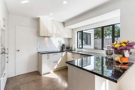 Photo of property in 30b Grassways Avenue, Pakuranga, Auckland, 2010