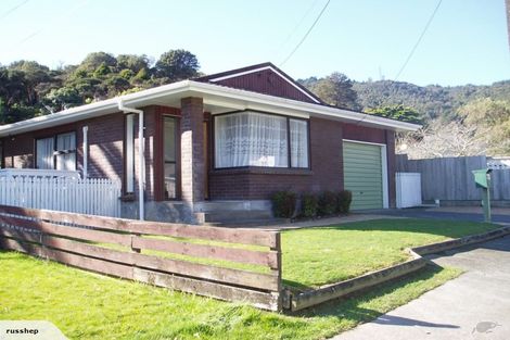 Photo of property in 2/25 Horoeka Street, Stokes Valley, Lower Hutt, 5019
