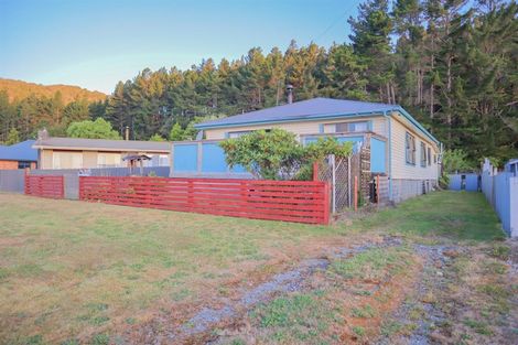 Photo of property in 4 Mawhera Street, Dobson, Greymouth, 7805
