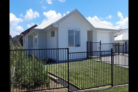 Photo of property in 1 Nottingham Road, Omokoroa, 3114
