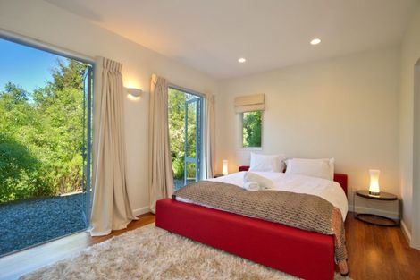 Photo of property in 6 Matau Place, Fernhill, Queenstown, 9300