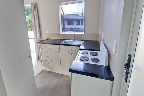 Photo of property in 31 Covil Avenue, Te Atatu South, Auckland, 0610