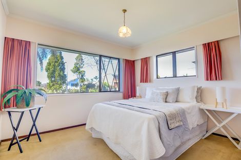 Photo of property in 21 Madill Road, St Andrews, Hamilton, 3200