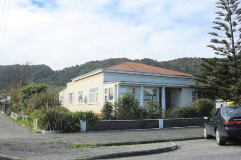 Photo of property in 33 Fox Street, Cobden, Greymouth, 7802