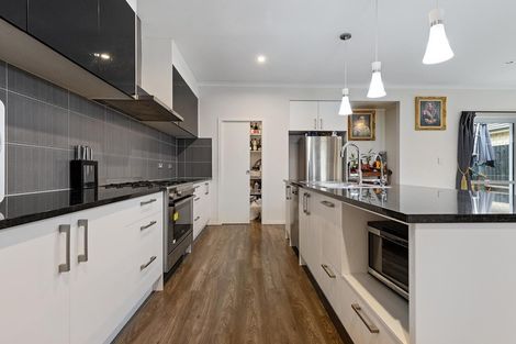 Photo of property in 37 Longbow Terrace, Flagstaff, Hamilton, 3210