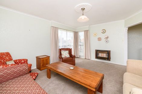 Photo of property in 1a Lowestoft Place, West End, Palmerston North, 4412