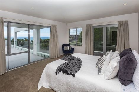Photo of property in 8 Kaikoura View, Mount Pleasant, Christchurch, 8081