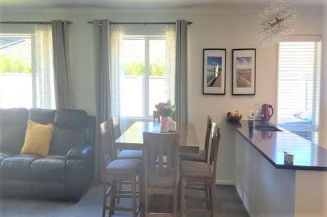 Photo of property in 19 Mooring Close, Whitby, Porirua, 5024