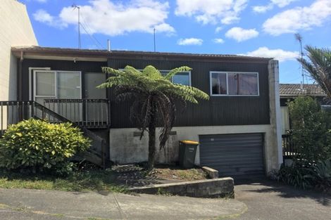 Photo of property in 2/495 Glenfield Road, Glenfield, Auckland, 0629