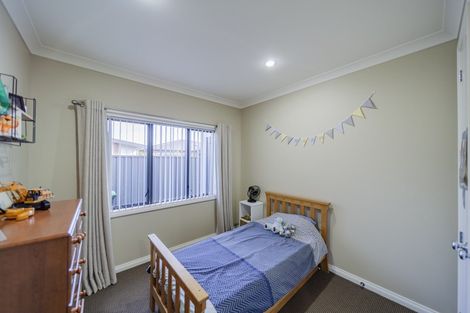 Photo of property in 14 Portland Place, Poraiti, Napier, 4112