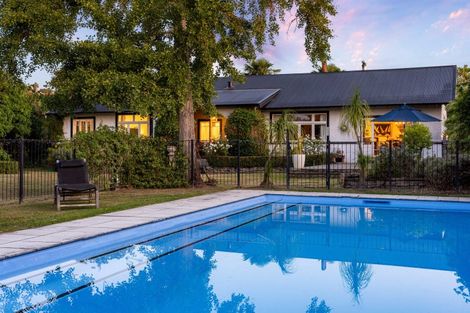 Photo of property in 16 Reynolds Road, Havelock North, 4130