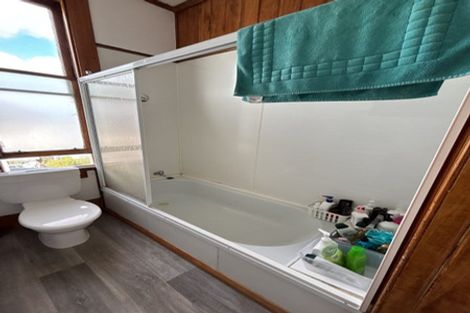 Photo of property in 21a Hargreaves Street, Mount Cook, Wellington, 6021