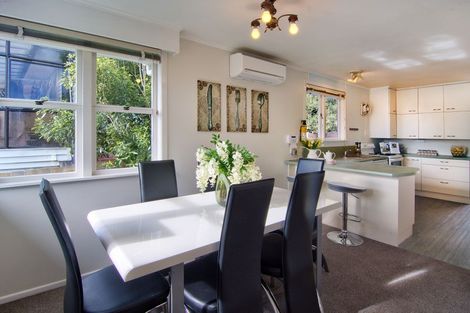 Photo of property in 8 Kelwyn Road, Kelston, Auckland, 0602